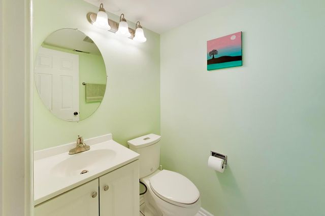 19 Dellmont Court, Buffalo Grove, IL 60089