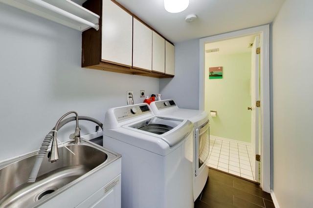 19 Dellmont Court, Buffalo Grove, IL 60089