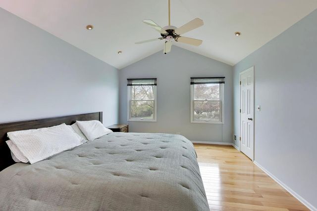 19 Dellmont Court, Buffalo Grove, IL 60089