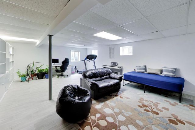 19 Dellmont Court, Buffalo Grove, IL 60089