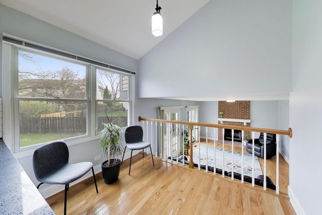 19 Dellmont Court, Buffalo Grove, IL 60089