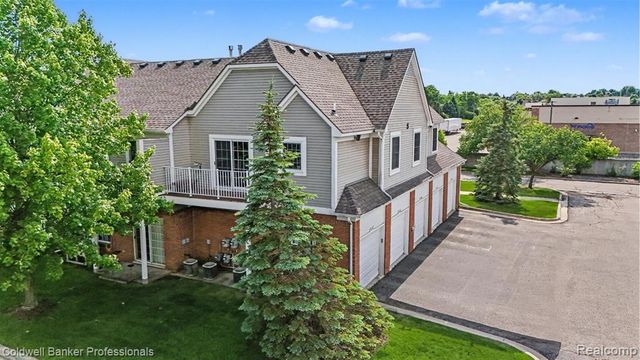 54762 Monarch Drive, Utica, MI 48316