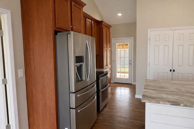 2373 Hampshire Pike, Columbia, TN 38401