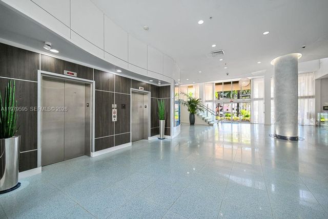 2775 NE 187th St 304, Aventura, FL 33180