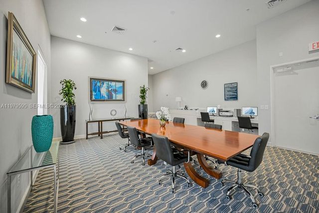 2775 NE 187th St 304, Aventura, FL 33180