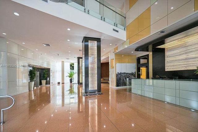 2775 NE 187th St 304, Aventura, FL 33180