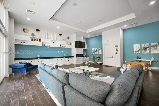 2775 NE 187th St 304, Aventura, FL 33180