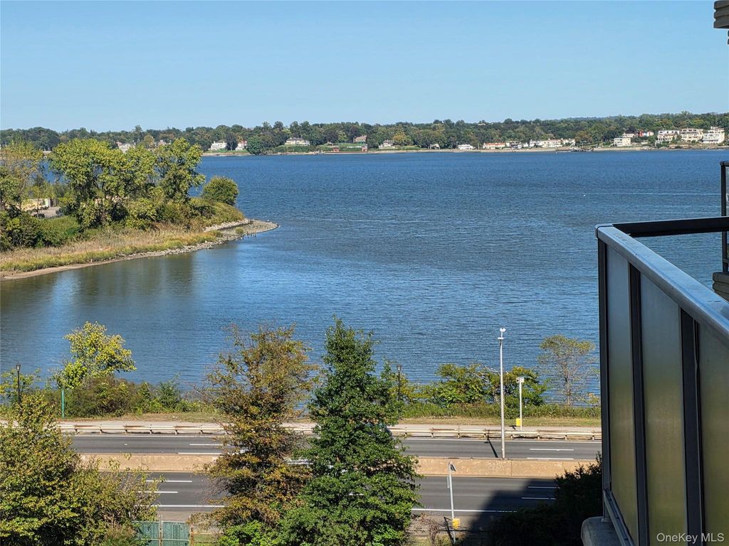 18-05 215th Street 6S, Bayside, NY 11360
