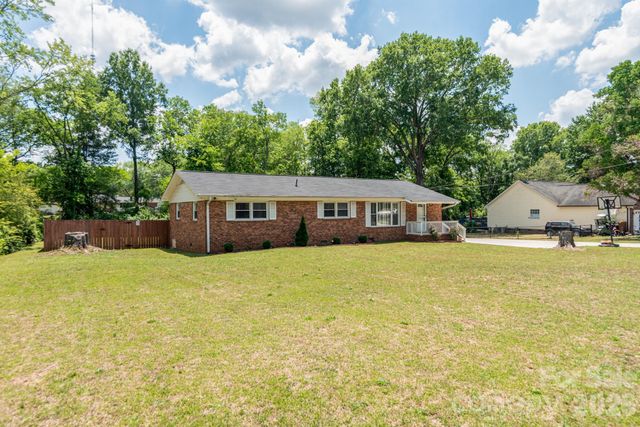 1121 Rembrandt Drive SW, Concord, NC 28027