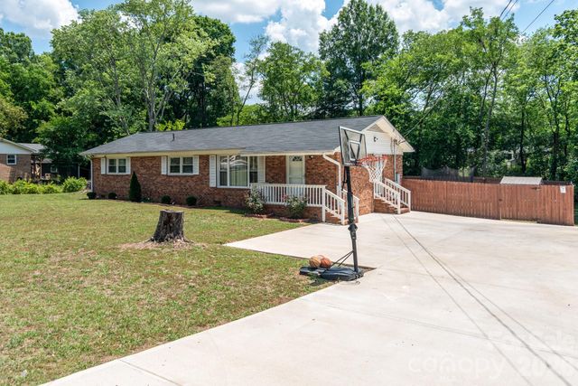 1121 Rembrandt Drive SW, Concord, NC 28027