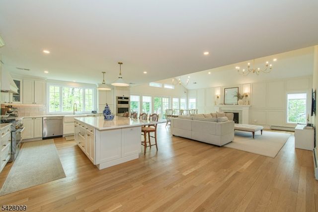 17 WESTOVER TER, West Caldwell Twp., NJ 07006