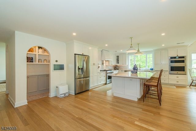 17 WESTOVER TER, West Caldwell Twp., NJ 07006