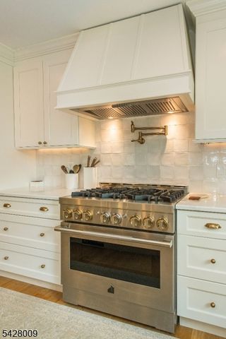 17 WESTOVER TER, West Caldwell Twp., NJ 07006