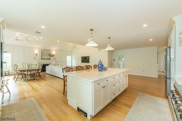 17 WESTOVER TER, West Caldwell Twp., NJ 07006