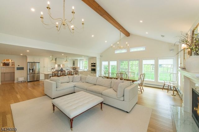 17 WESTOVER TER, West Caldwell Twp., NJ 07006