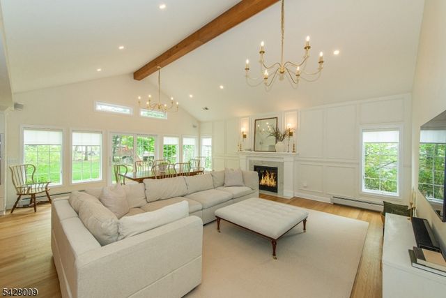 17 WESTOVER TER, West Caldwell Twp., NJ 07006