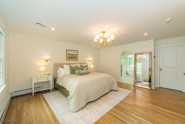 17 WESTOVER TER, West Caldwell Twp., NJ 07006