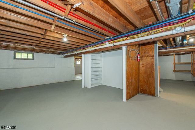 17 WESTOVER TER, West Caldwell Twp., NJ 07006