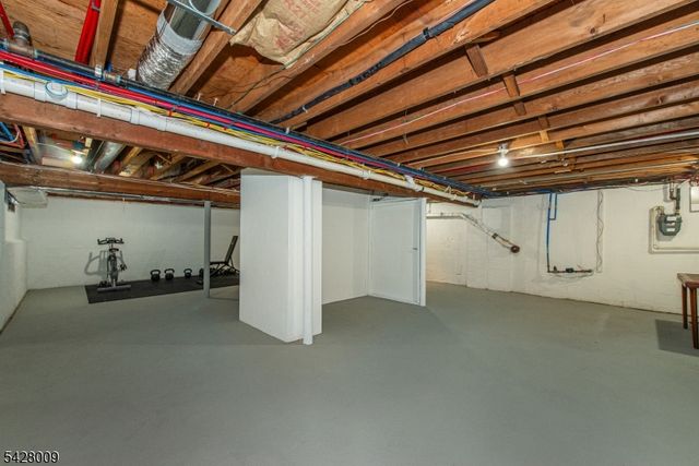 17 WESTOVER TER, West Caldwell Twp., NJ 07006