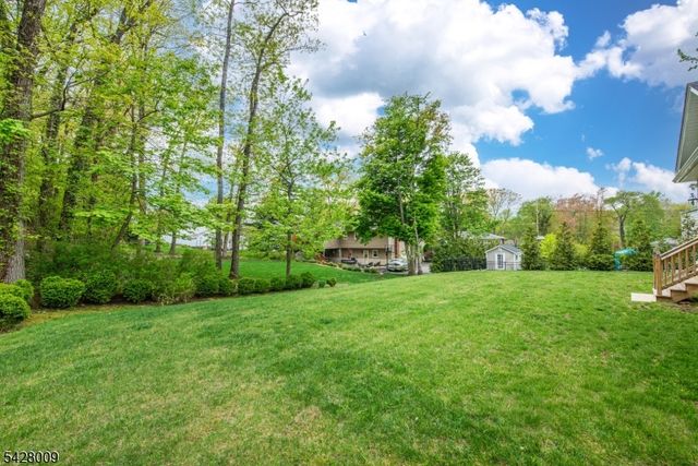 17 WESTOVER TER, West Caldwell Twp., NJ 07006