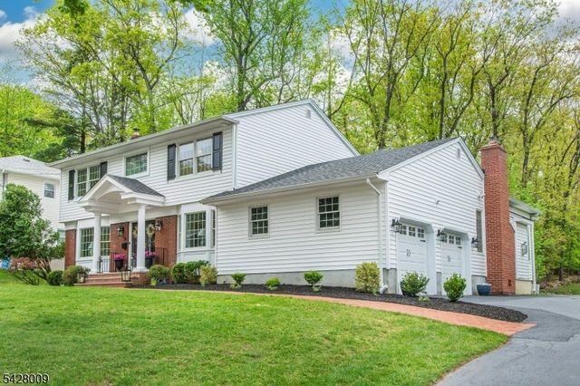 17 WESTOVER TER, West Caldwell Twp., NJ 07006