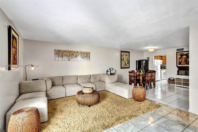 6813 NW 29th Ave 1, Fort Lauderdale, FL 33309