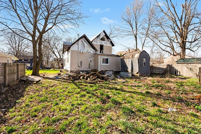 606 8th Street, Three Rivers, MI 49093