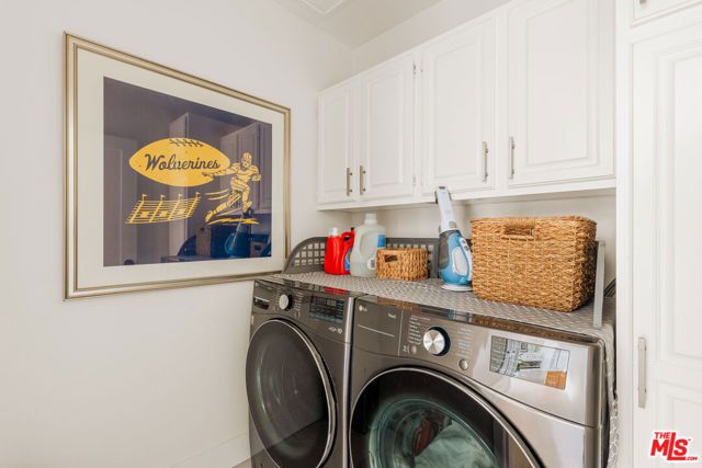 6332 W 84th Place, Los Angeles, CA 90045