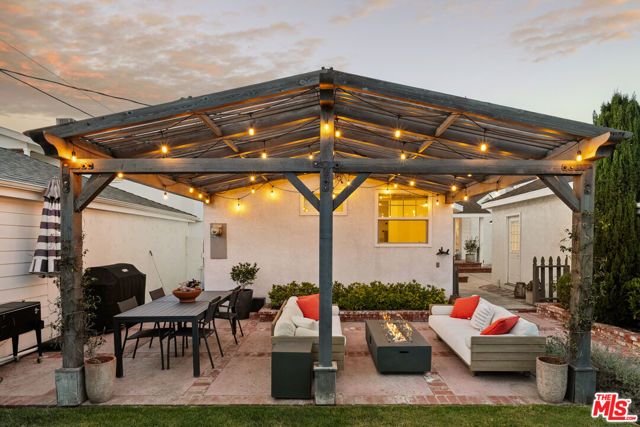 6332 W 84th Place, Los Angeles, CA 90045