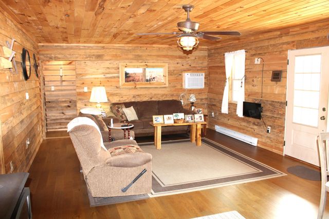 1701 Cold Hill Road, London, KY 40741