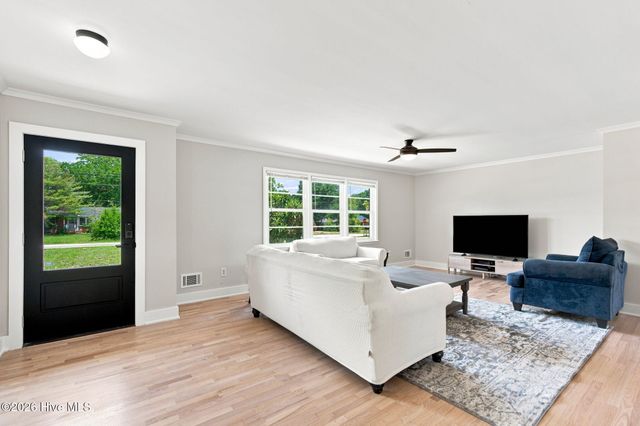 501 Long Leaf Acres Drive, Wilmington, NC 28405