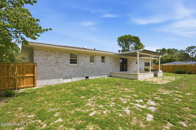 501 Long Leaf Acres Drive, Wilmington, NC 28405