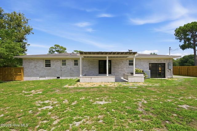 501 Long Leaf Acres Drive, Wilmington, NC 28405