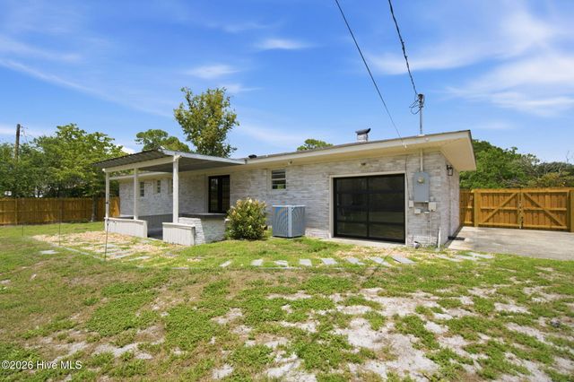 501 Long Leaf Acres Drive, Wilmington, NC 28405