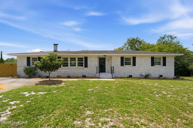 501 Long Leaf Acres Drive, Wilmington, NC 28405