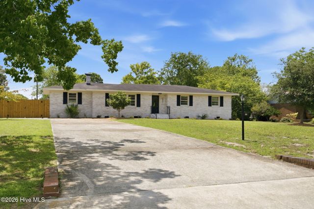 501 Long Leaf Acres Drive, Wilmington, NC 28405
