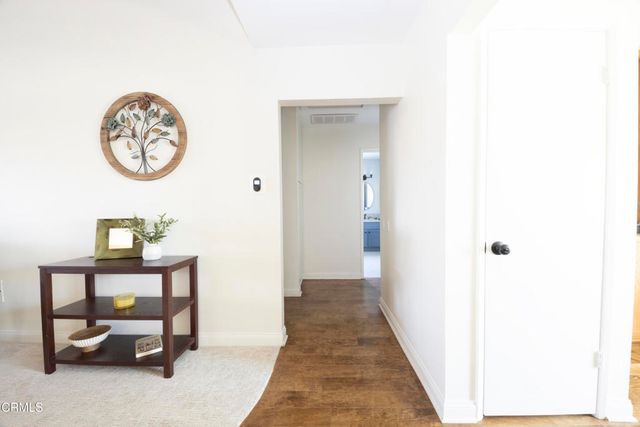 4212 Village 4, Camarillo, CA 93012
