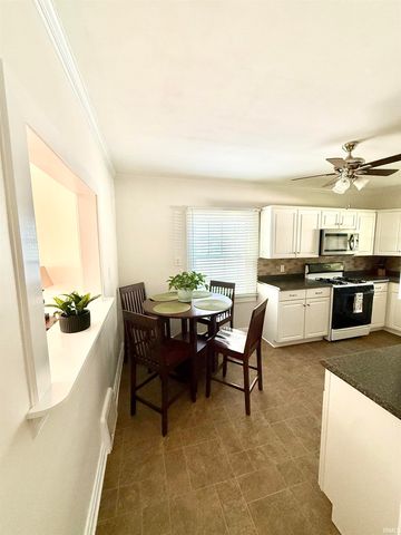 901 N Weinbach Avenue, Evansville, IN 47711