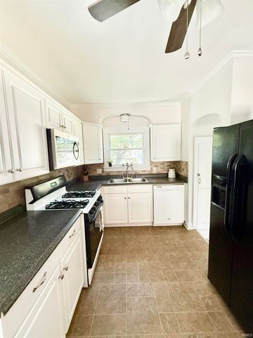901 N Weinbach Avenue, Evansville, IN 47711
