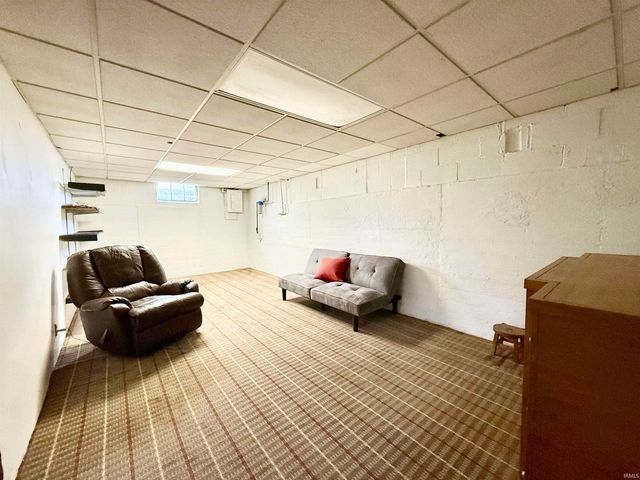 901 N Weinbach Avenue, Evansville, IN 47711