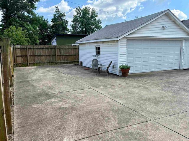 901 N Weinbach Avenue, Evansville, IN 47711