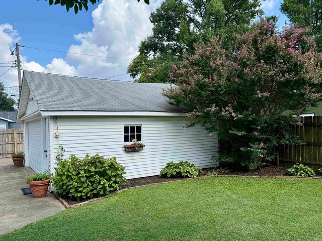 901 N Weinbach Avenue, Evansville, IN 47711