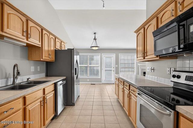 10924 Symington Cir, Louisville, KY 40241