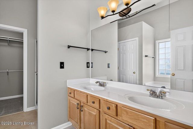 10924 Symington Cir, Louisville, KY 40241
