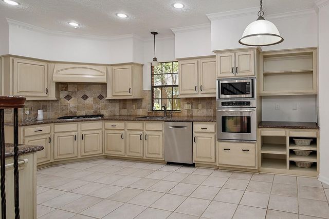 15 Amber Sky Place, The Woodlands, TX 77381