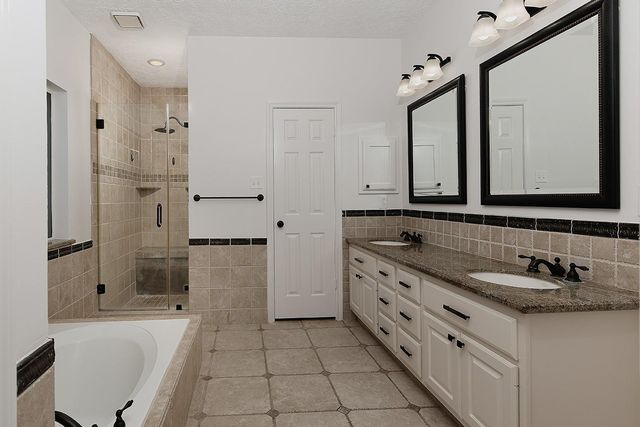 15 Amber Sky Place, The Woodlands, TX 77381