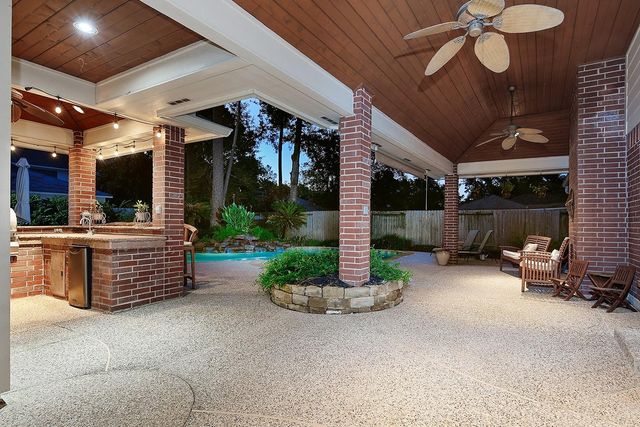 15 Amber Sky Place, The Woodlands, TX 77381