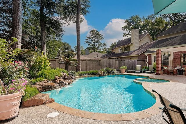 15 Amber Sky Place, The Woodlands, TX 77381