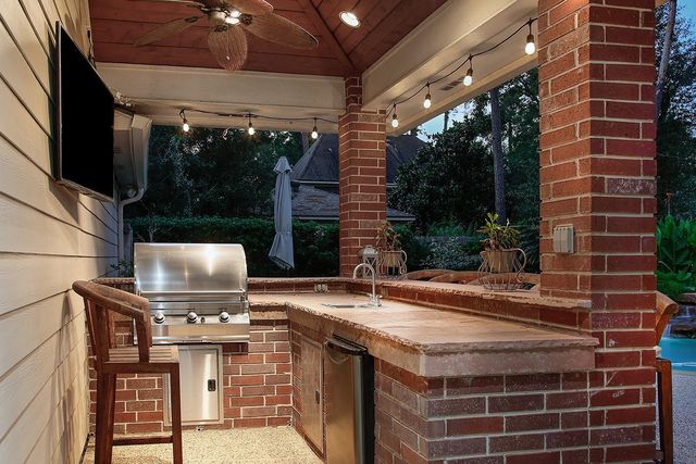 15 Amber Sky Place, The Woodlands, TX 77381