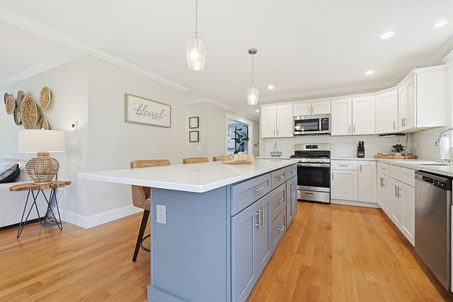 5 Rockmeadow Dr, East Bridgewater, MA 02333